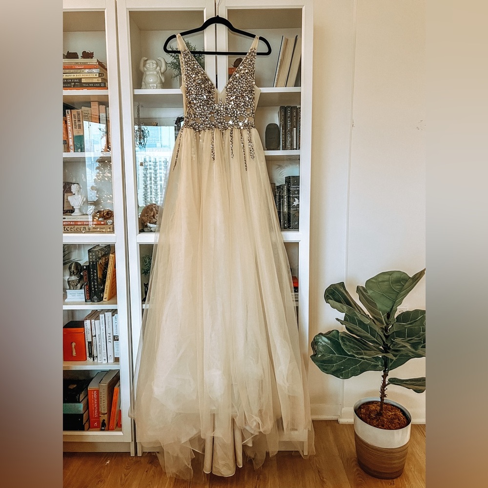 Elegant Beaded V-Neck Maxi Dress in Champagne - Picture 2 of 11